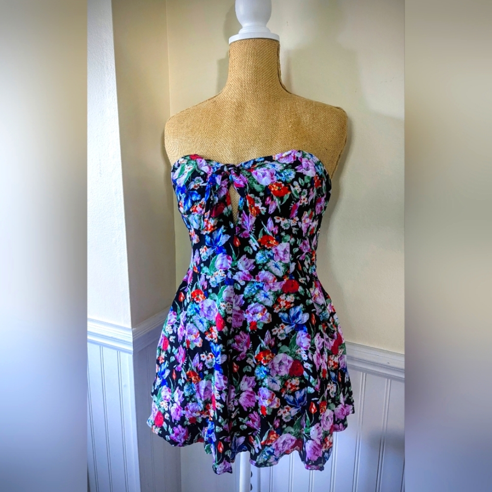 Cotton Candy LA Strapless Floral Romper Size M